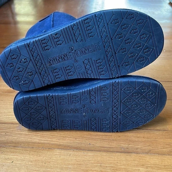 Minnetonka Women's Olympia Sheepskin / Wool Short Boot Elegance Indigo Size 9 - Picture 6 of 8